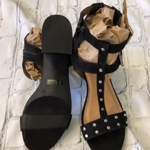Faux Suede Block Heel Sandal ( Size: 10) NWOT - Picture 4 of 5